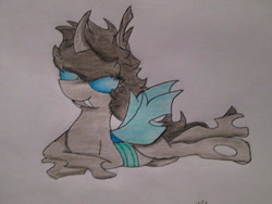 Size: 500x375 | Tagged: safe, artist:almaustral, imported from derpibooru, oc, oc only, changeling, changeling oc, lying down, prone, solo, traditional art