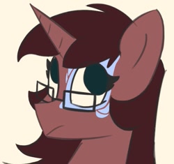 Size: 587x551 | Tagged: safe, artist:aripegio del mandolino, oc, oc only, oc:aripegio del mandolino, pony, unicorn, bust, female, glasses, horn, mare, markings, portrait, simple background, solo