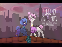 Size: 1600x1200 | Tagged: safe, alternate version, artist:azulejo, imported from derpibooru, princess celestia, princess luna, earth pony, pony, fanfic:common ground, city, cover, cutie mark, fanfic, fanfic art, fanfic cover, female, nerd, spanish, spanish text, sunset, surprised, text