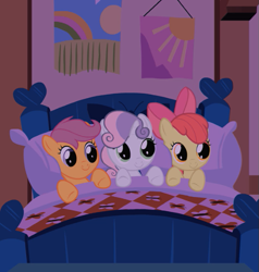 Size: 617x648 | Tagged: safe, screencap, apple bloom, scootaloo, sweetie belle, earth pony, pegasus, pony, unicorn, stare master, bed, cutie mark crusaders, dilated pupils, night, smiling