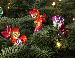 Size: 1024x792 | Tagged: safe, alternate version, artist:malte279, imported from derpibooru, apple bloom, scootaloo, sweetie belle, christmas, christmas lights, christmas tree, craft, cutie mark crusaders, hearth's warming eve, holiday, metal foil, relief, tree