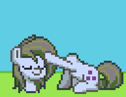 Size: 580x447 | Tagged: safe, artist:adamleisemann, imported from derpibooru, marble pie, dullahan, earth pony, pony, pony town, detachable head, disembodied head, female, headless, mare, modular, patting, pixel art, simple background, solo